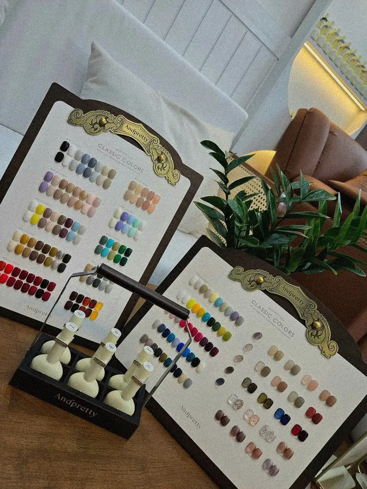 Bảng màu sơn Andpretty Classic Colors trưng bày tại NAIL BY THẢO Đồng Đen, Tân Bình