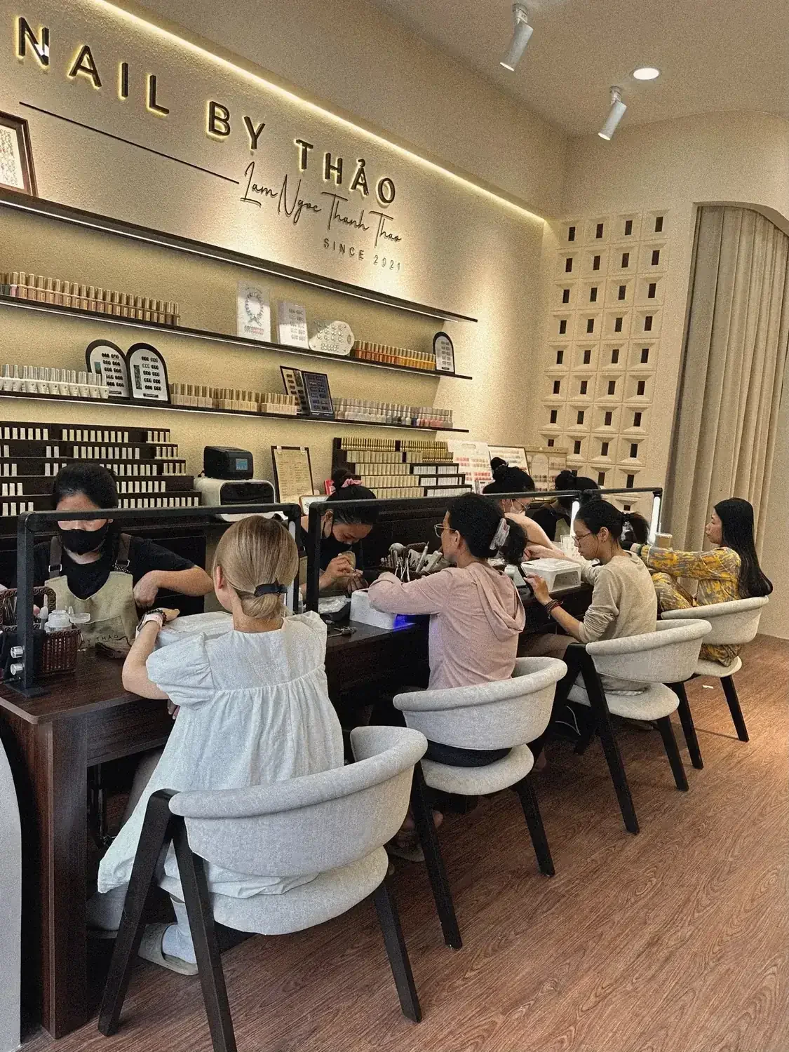 Toàn cảnh quầy làm nail cao cấp tại NAIL BY THẢO Gò Dầu, Tân Phú